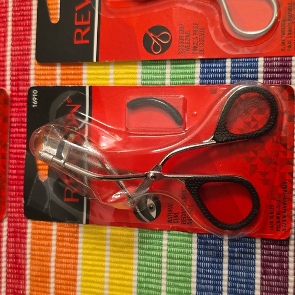 REVLON BRAND MAKEUP TOOLS BUNDLE OF 5 ITEMS - Picture 5 of 7